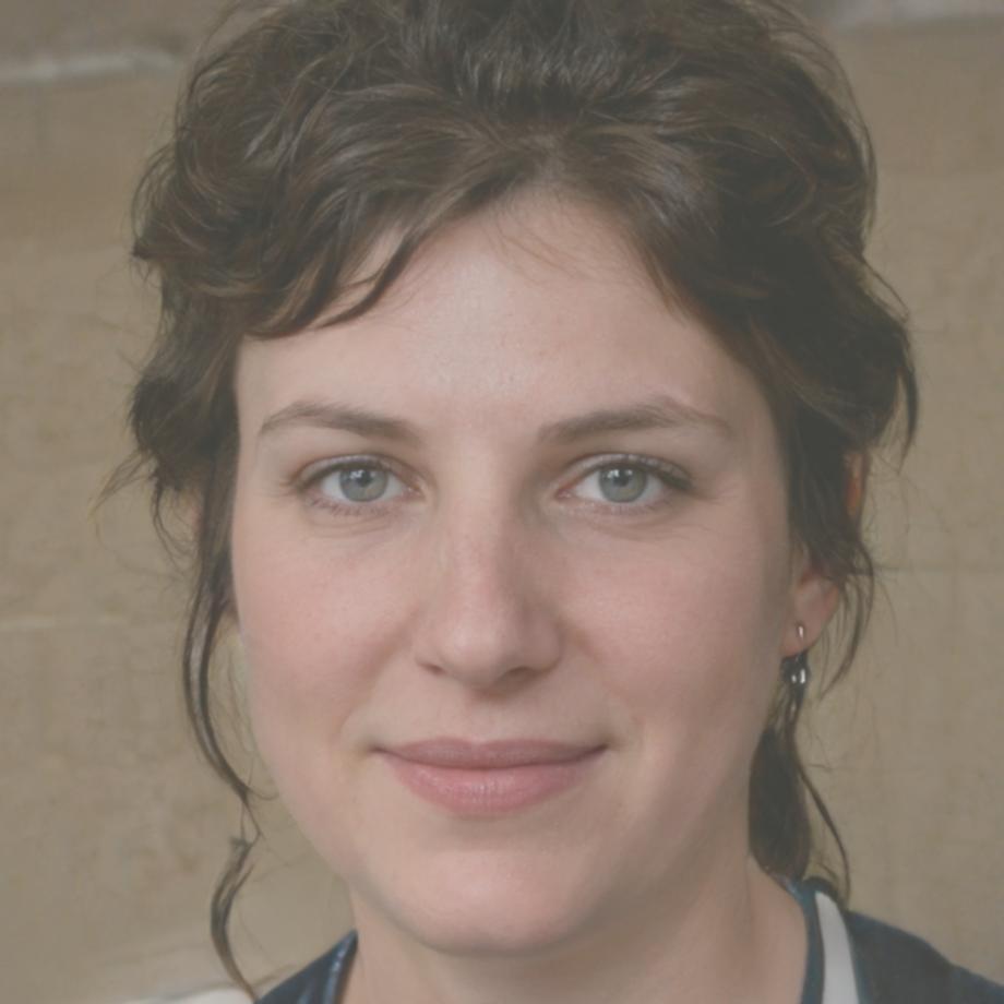 Retrato profesional de Carmen Delgado, especialista en finanzas familiares